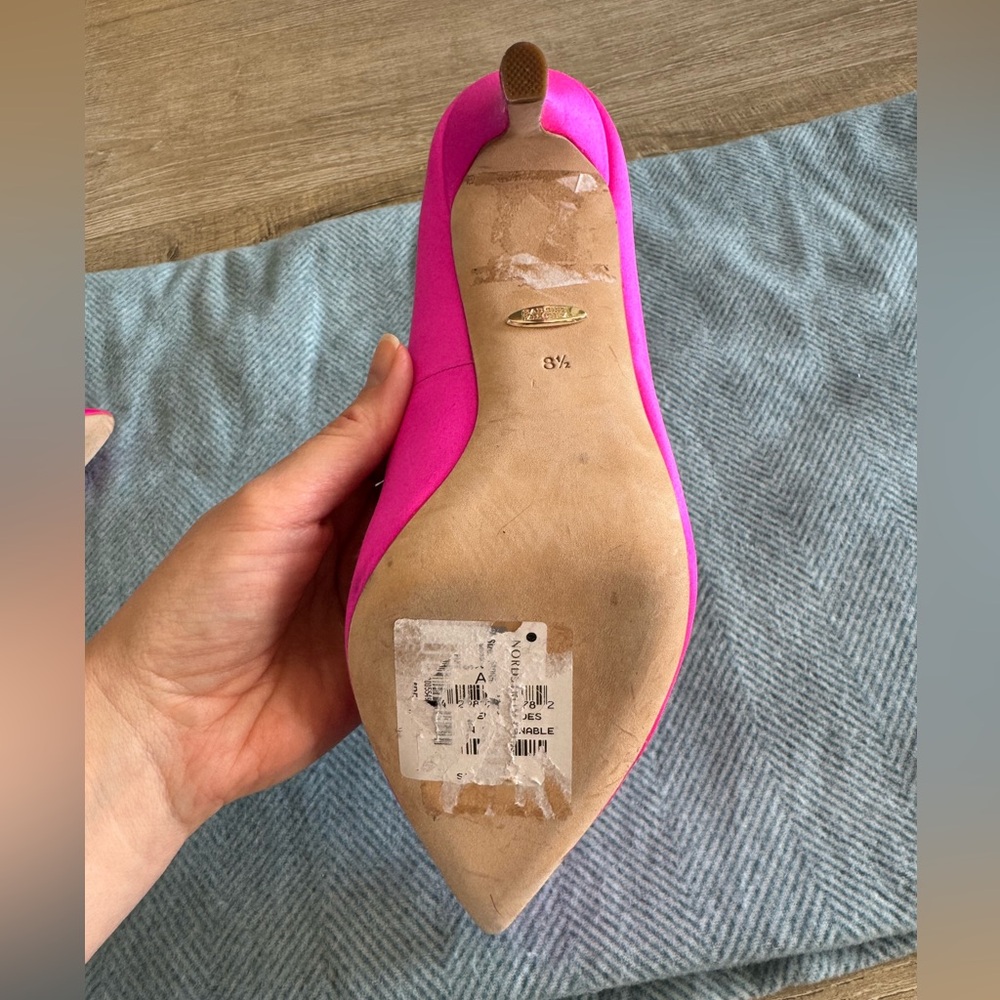 BADGLEY MISCHKA Cher Crystal Embellished Pump in Hot Pink Satin Size US 8.5 - Picture 9 of 16